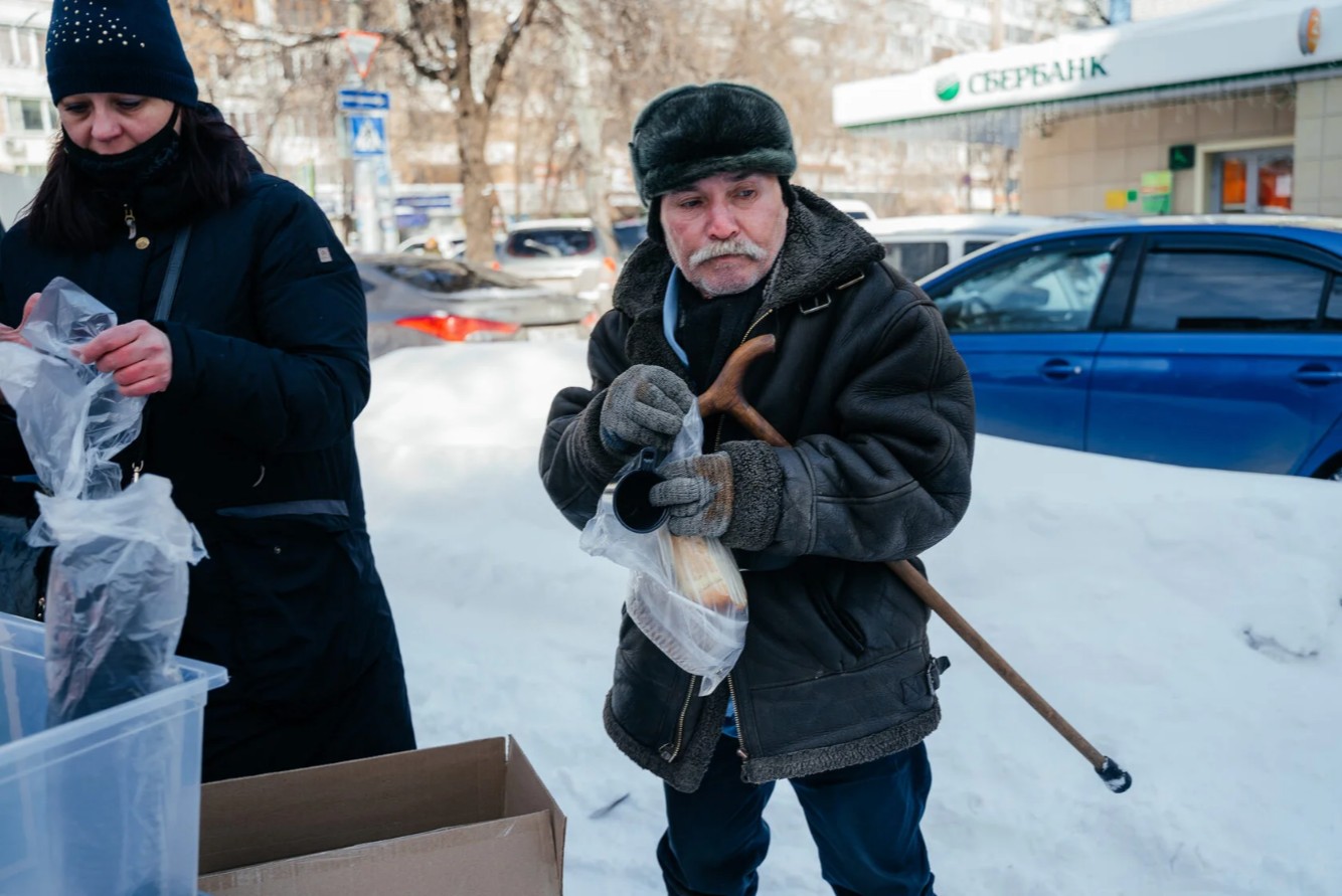 Благотворительный автобус (фото Марии Уруновой и волонтеров "Хороших людей")
